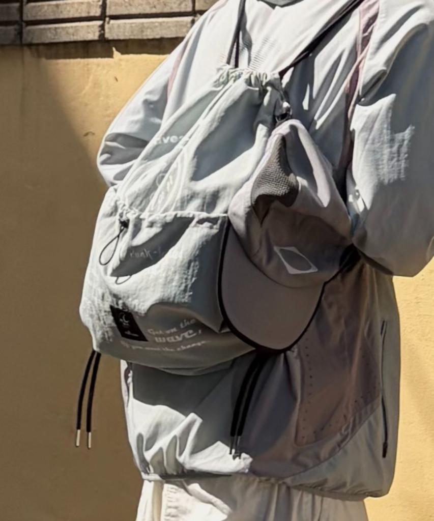 Milk Wave Layered Print Shirred String Backpack [Gray]
