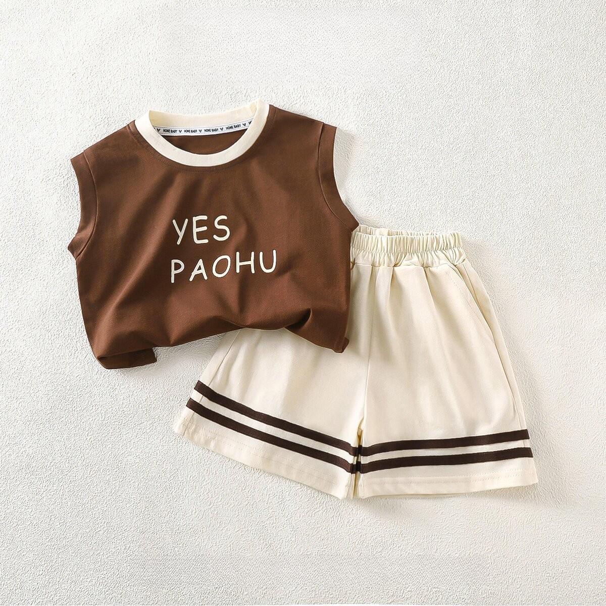 

Комплект детской одежды из двух предметов: летние майки без рукавов, шорты и топы с полурукавами и надписями 160