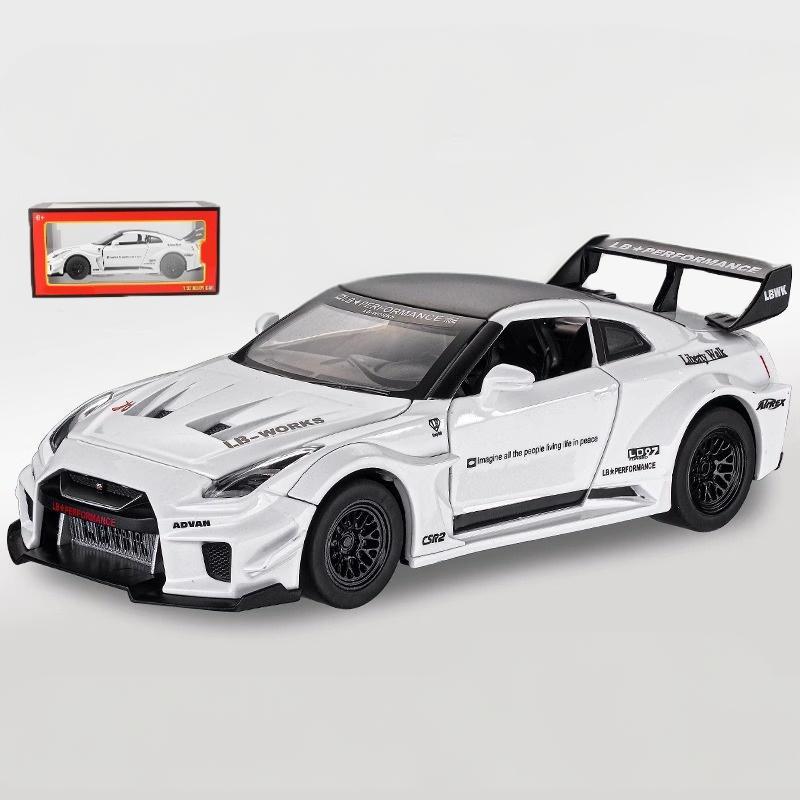 Modellino Auto Sportiva in Lega 1/32 Nissan Skyline GTR CSR2 Diecast con Suono e Luci Alta Simulazione Qualità Giocattolo per Bambini Regalo