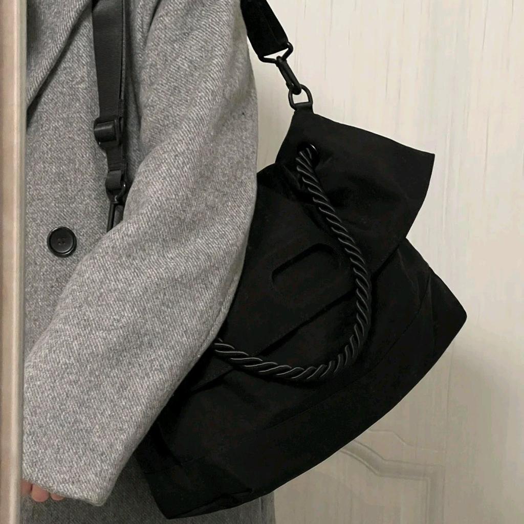 Bag women's 2025 new dark large-capacity nylon canvas tote bag niche high-end texture versatile messenger bag