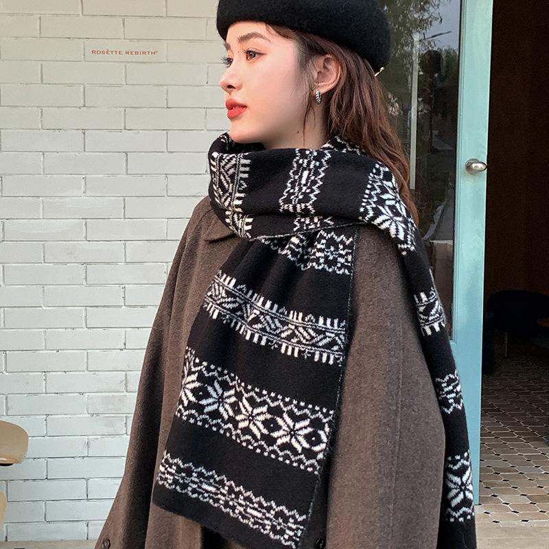 Red knitted scarf women's autumn and winter atmosphere sense versatile thickened warm Christmas gift scarf shawl