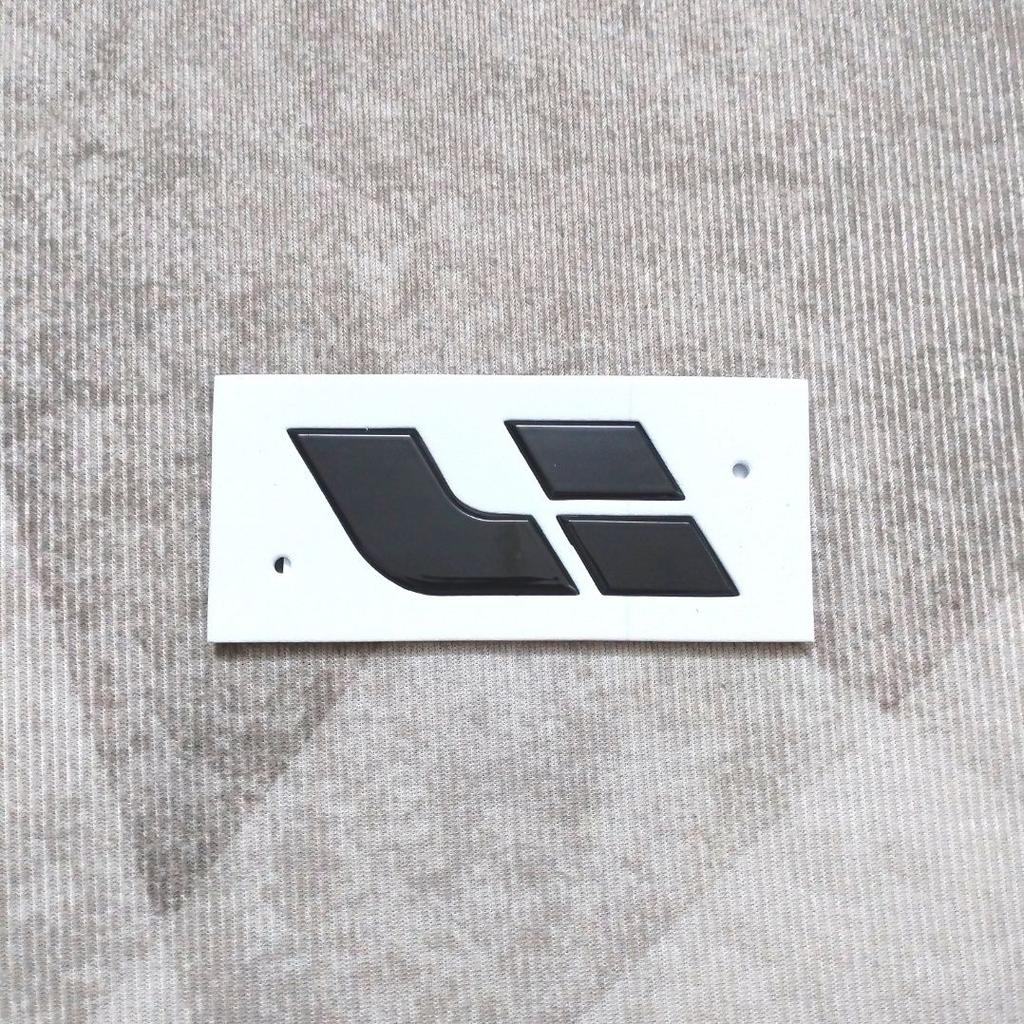Ideal L9 L8 L7 L6 front hood logo is bright black, rear logo is pasted with tailgate lettering, original factory bright black