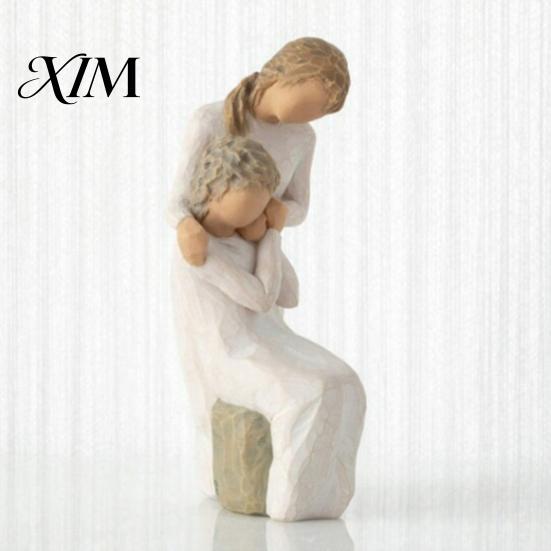 Stabiles Harz-Kunstwerk Holzstruktur Figur, Handgeschnitzte Mutter & Kind/Familie/Paar/Hundebesitzer Hochzeitsjubiläum Andenkenstatue,
