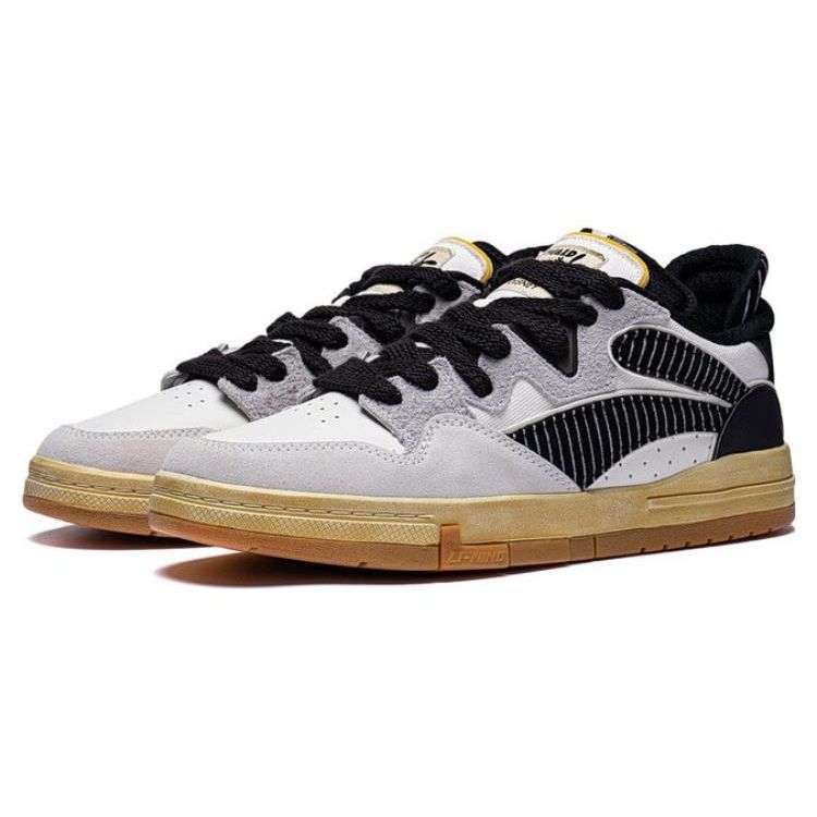 Li Ning Disney X  Weiw Pro Oswald Durable Breathable Low-Top Sneakers Men Sneakers White Black AECT017-1
