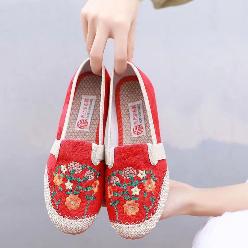 

Тканевые туфли мягкая подошва нескользящие легкие дышащие женские туфли подошва из говяжьей жилы вышитые туфли 40