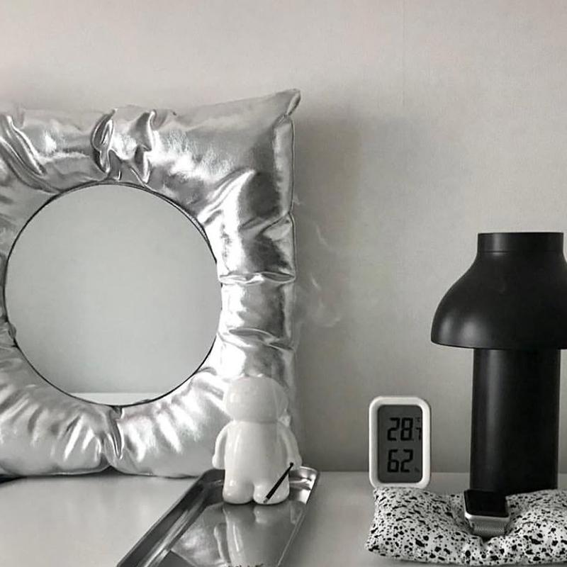 1PC Wall Hanging Mirror Bedroom Pillow Mirror INS Makeup Mirror Creative Square Modern Wall Mounted Mirrors Wall Decor Home