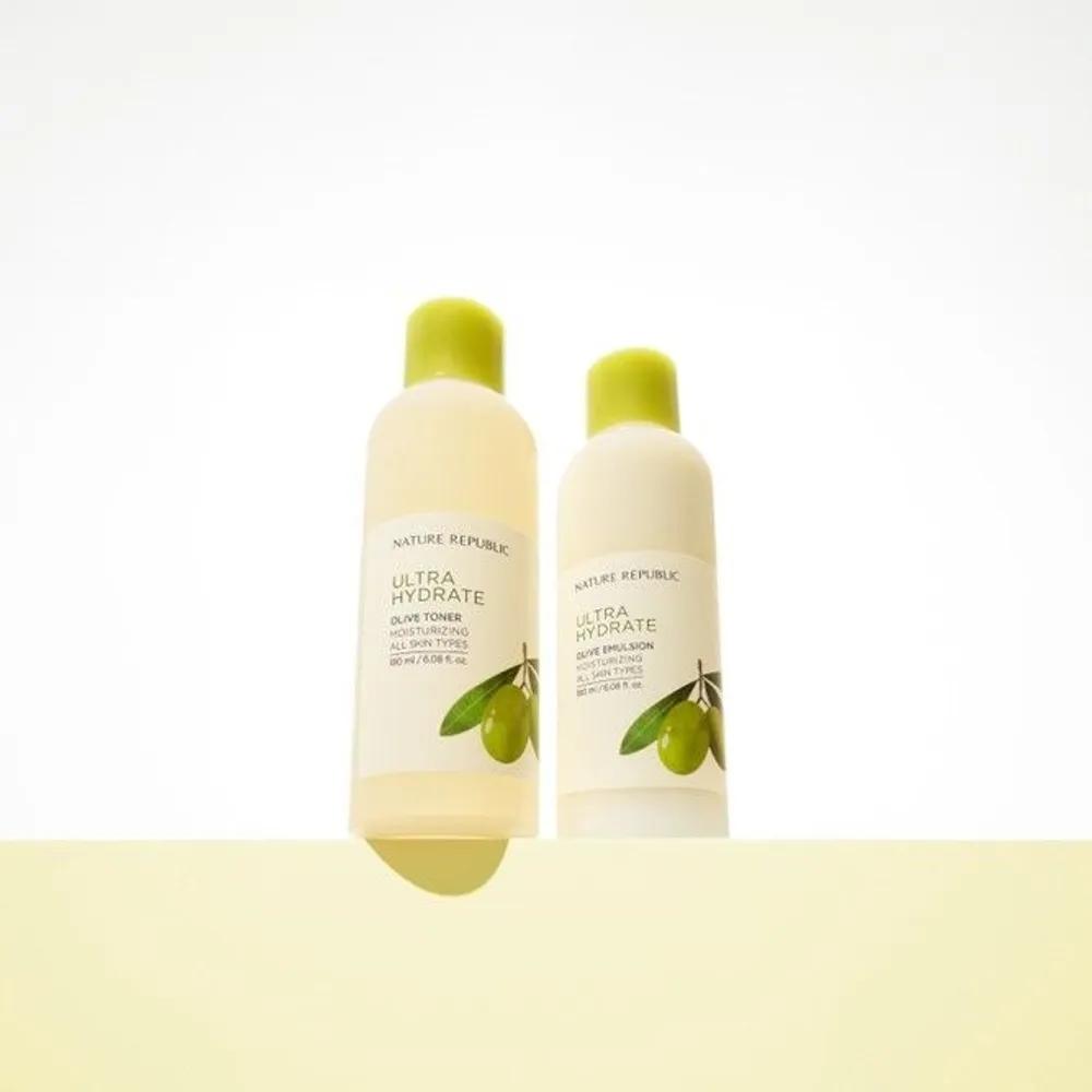 2-Piece Set Nature Republic Truly Moisturizing Olive Toner 180ml + Emulsion 180ml Toner + Emulsion PK8321