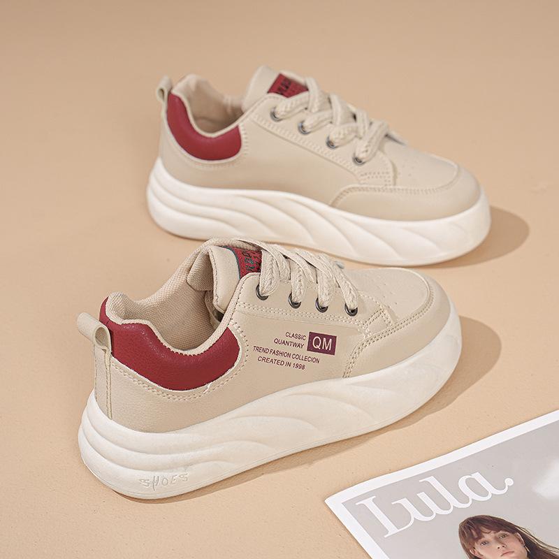Sports shoes for women 2026 new spring versatile hot item board shoes anti slip soft sole casual ins white shoes