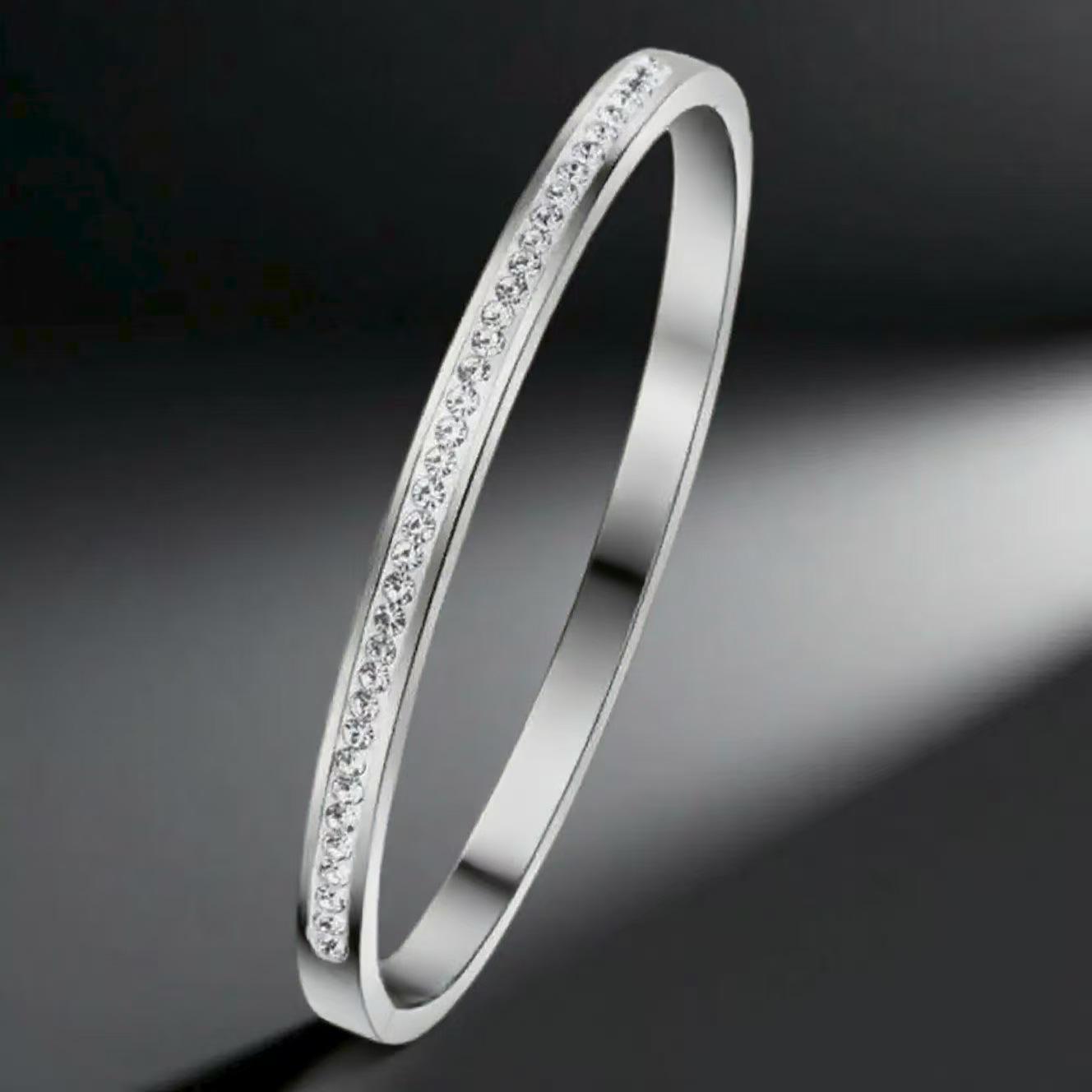 Gypsophila Cross-Border Titanium Steel Bracelet: Elegant Stainless Steel Gift