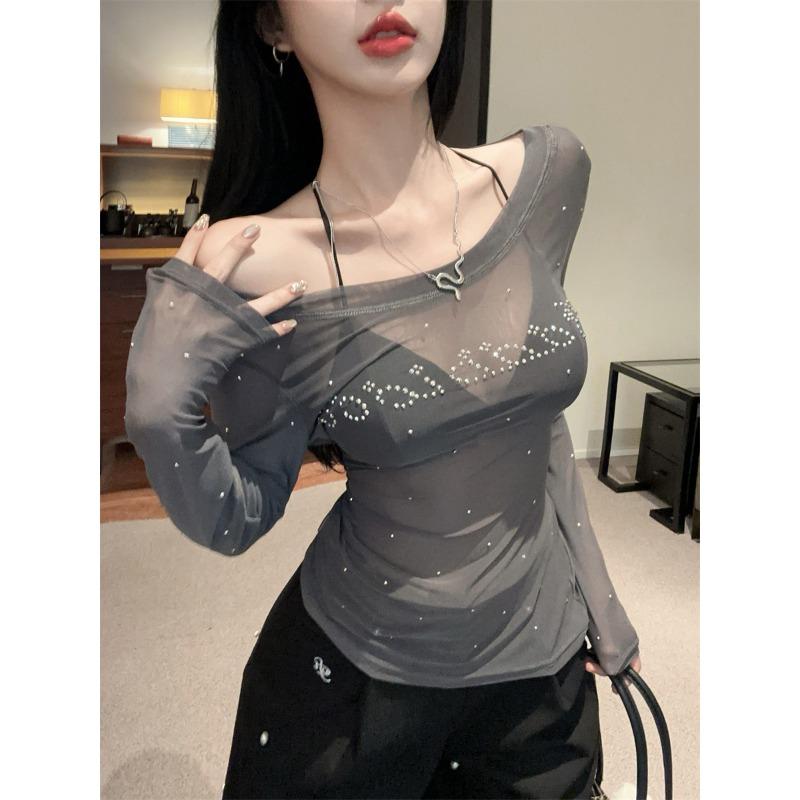 Chica Atractiva Brillo Estelar Diamantes Calientes Diseño Malla Top Femenino Deseo Puro Transparente Una Línea Hombros Descubiertos Sexy Mangas Largas