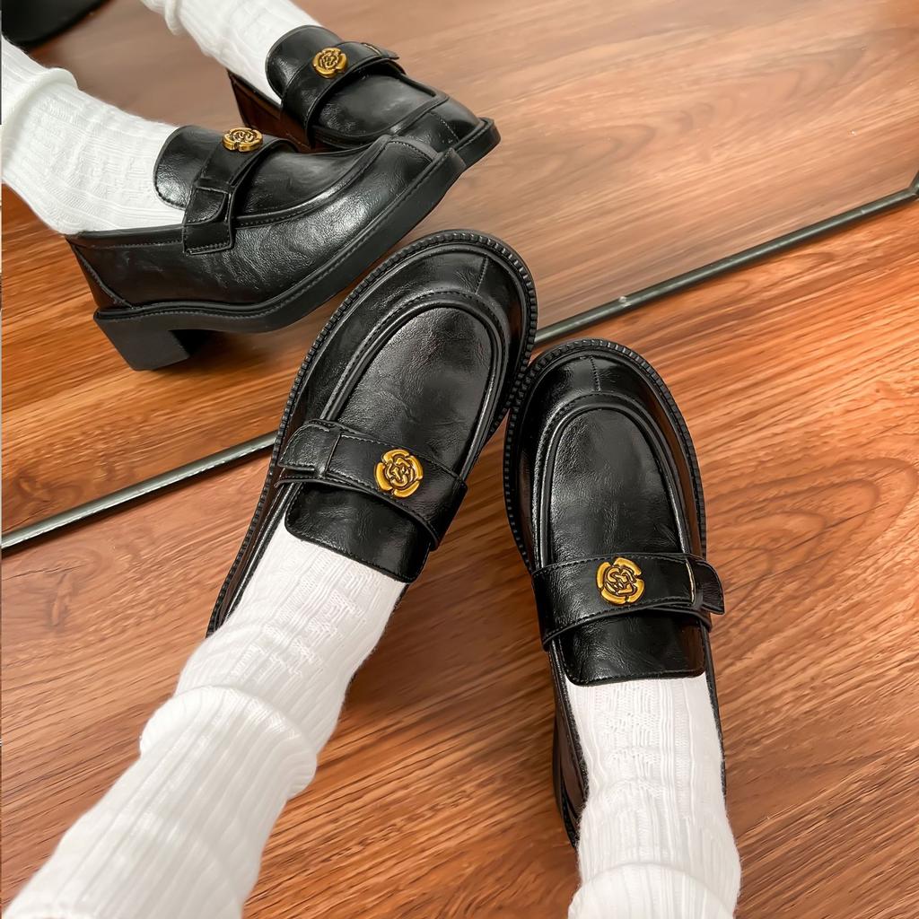 2025 spring new loafers women's retro camellia with French small leather shoes women's grape mother women's shoes