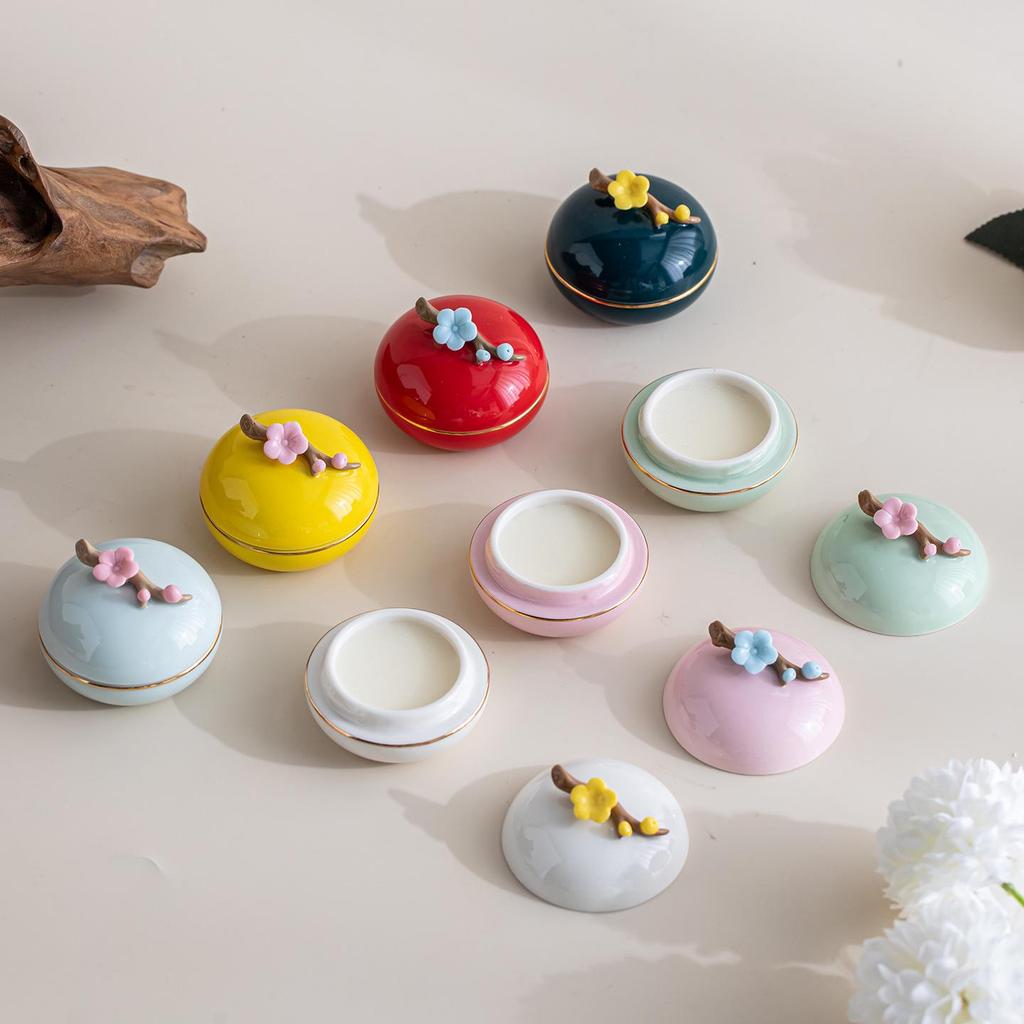 Ancient Style Solid Perfume Gift Box: Handmade Ceramic Bottle with Long-lasting Fragrance.