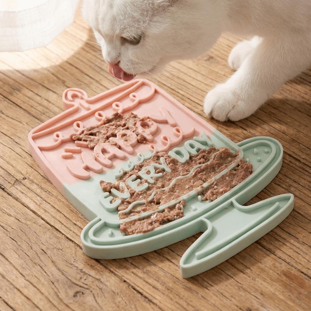 Silicone Cake Shape Pet Slow Food Mat Suction Cup Non-Slip Anti-Choking Slow Feeder Anti-choking Cat Lick Mat for Cats and Dogs