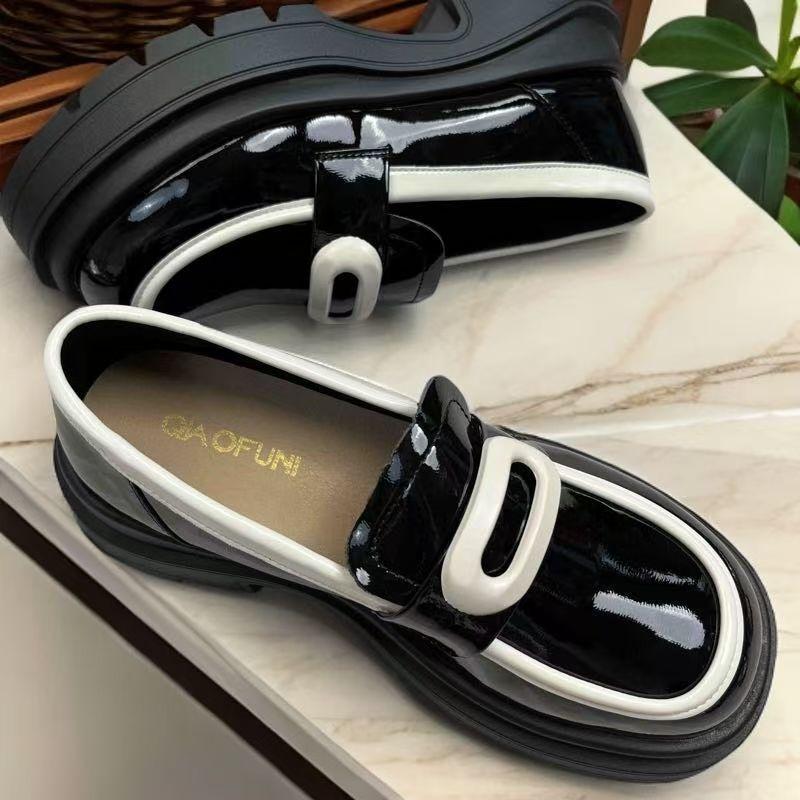 Non-slip and Wear-resistant One-pedal Foot Cover, Light Soft-soled Small Fragrant Wind 2025 British Style Thick-soled Loafers, Black and White Col