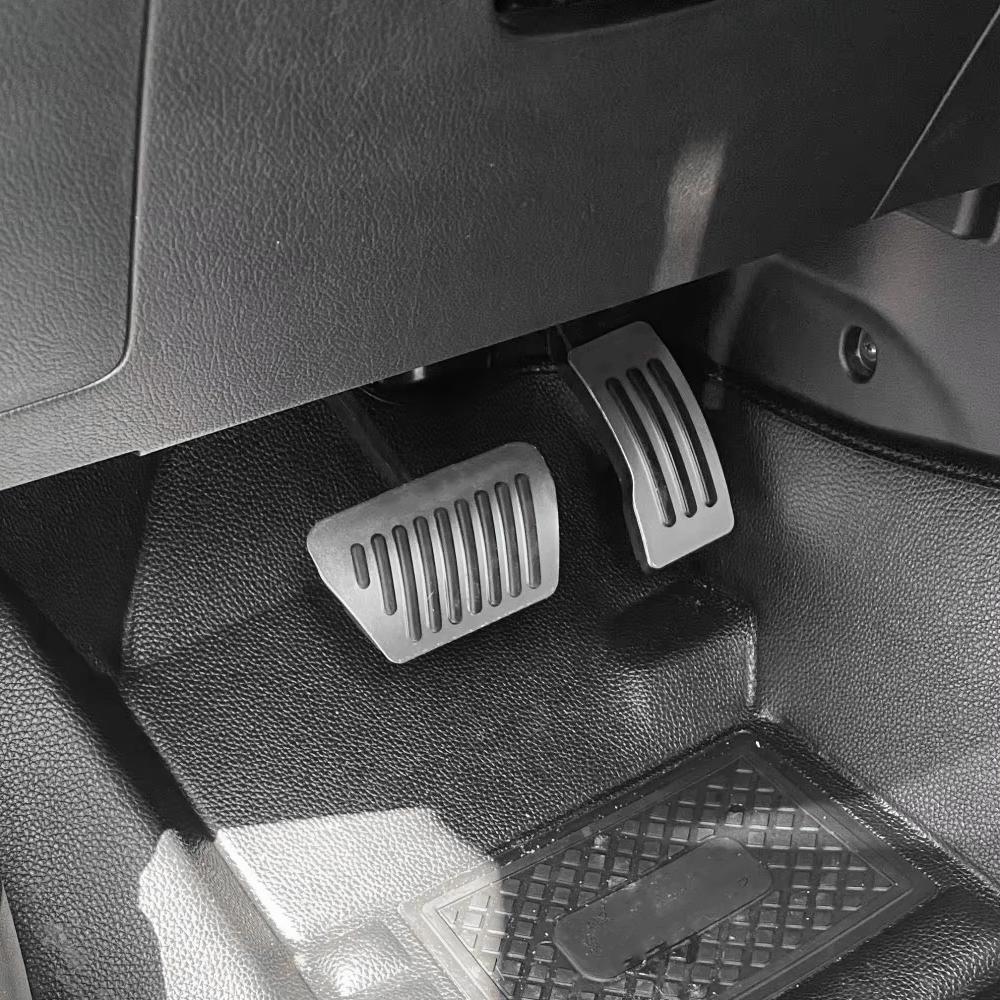Car Pedals for Mitsubishi Outlander Lancer EX Lancer Eclipse Cross ASX Mirage G4 Gas Brake Pedal Cover Pad Protector Accessories