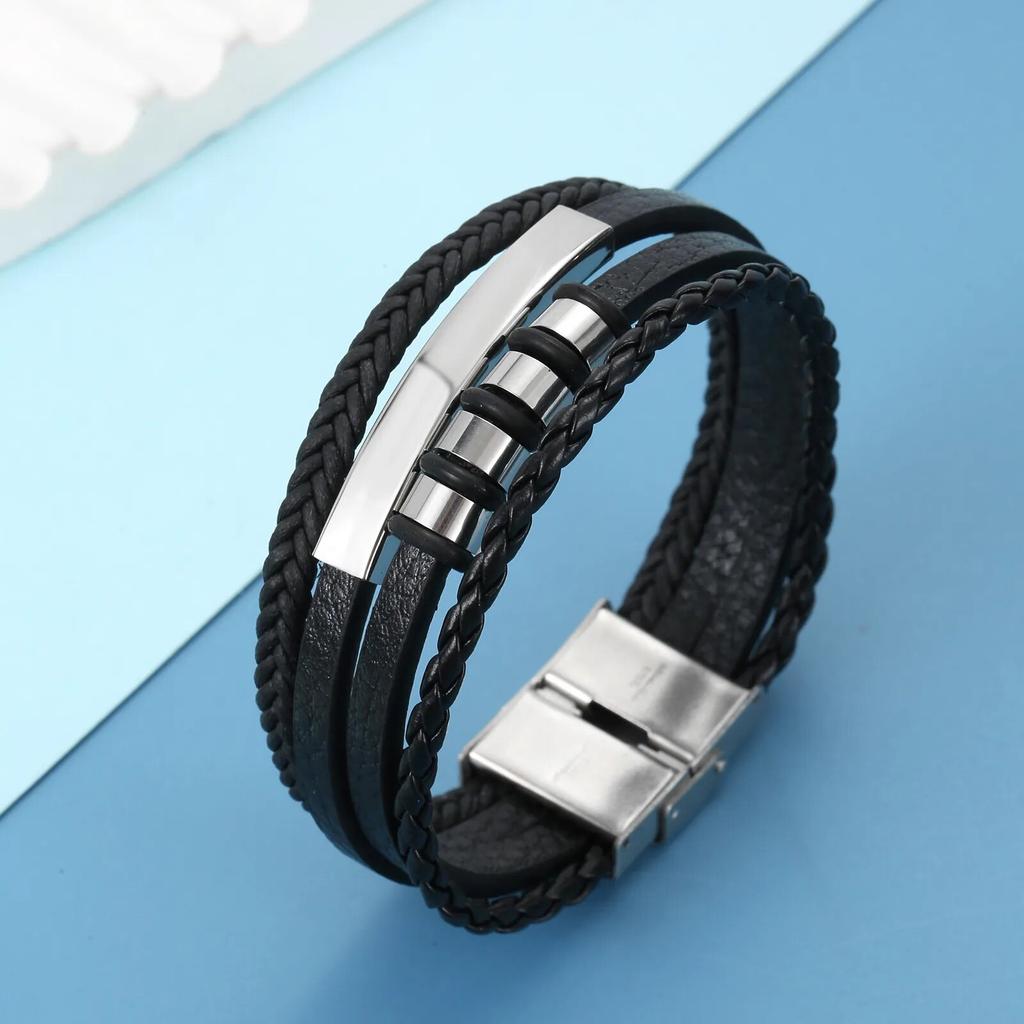 Bracciale da uomo in pelle liscia con gioielli in acciaio inossidabile