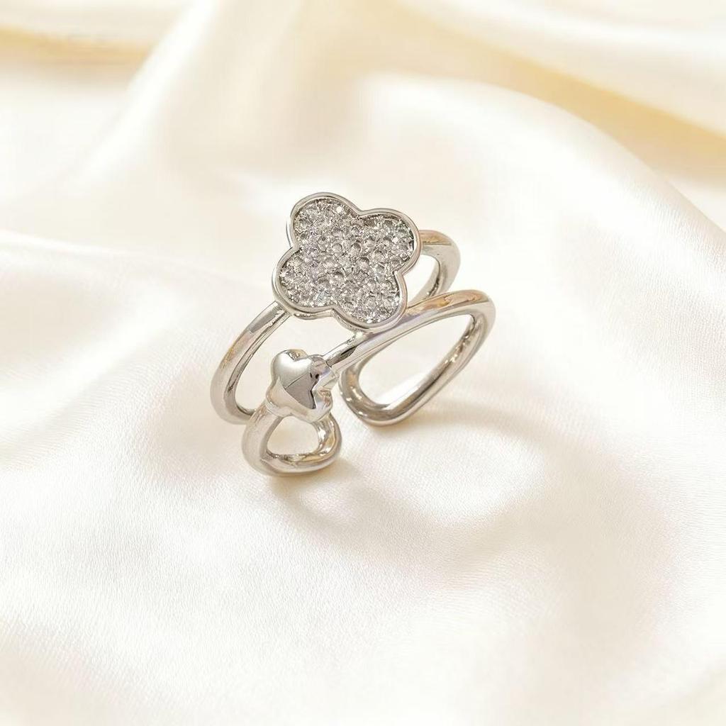 Hollow Rhombus Two-Tone Diamond-Studded Four-Leaf Clover Zirconia Ring for Women