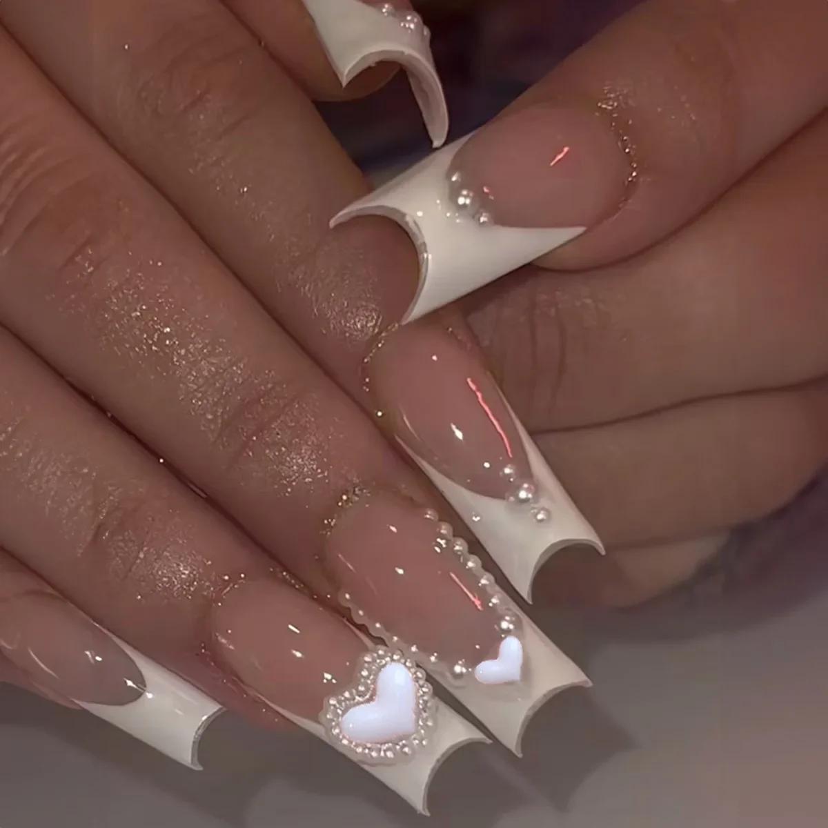 24 ks Jednoduché modré francúzske umelé nechty s dizajnom vzoru diamantového srdca False Nails Press on Stredne dlhé Baletné Full Cover Tipy na nechty