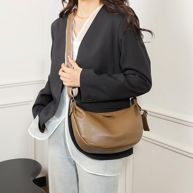 Dumpling-style Fashion Casual Crossbody Bag with Shoulder Strap, High-end Commuter Bag for Women