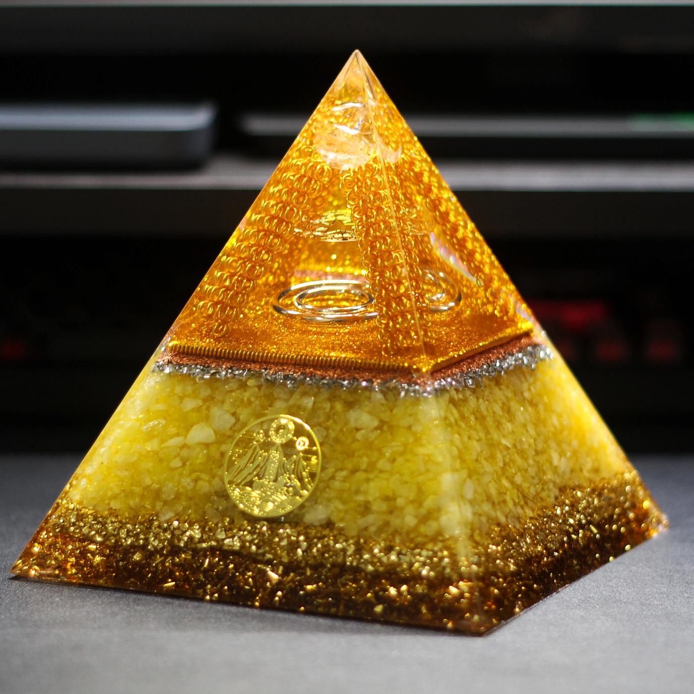 Yellow Crystal Pyramid Desktop Ornament - Epoxy Handcrafted Personalized Decor 15x15x15 cm