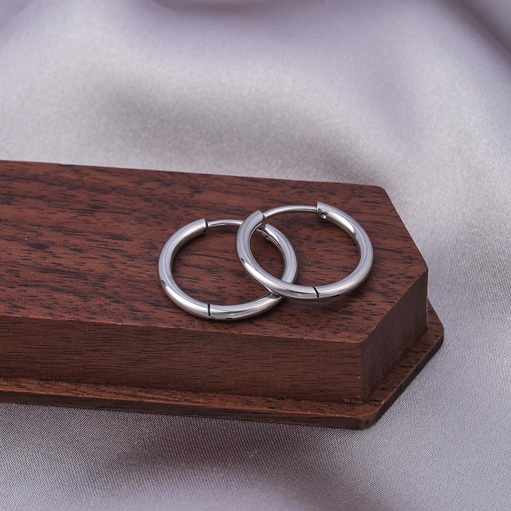 

Элитные полированные серьги-кольца: Круглые пусеты в стиле «легкая роскошь» для изысканного образа