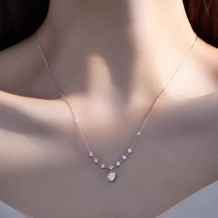 925 Silver Mozzarella Diamond Necklace, Seven-Star Shining Women'S Square High-End Pendant, Collarbone Chain.