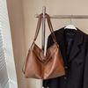 Large Capacity Retro Versatile Shoulder Tote Bag Women's Autumn and Winter New Fashion Commuter Bag Backpack