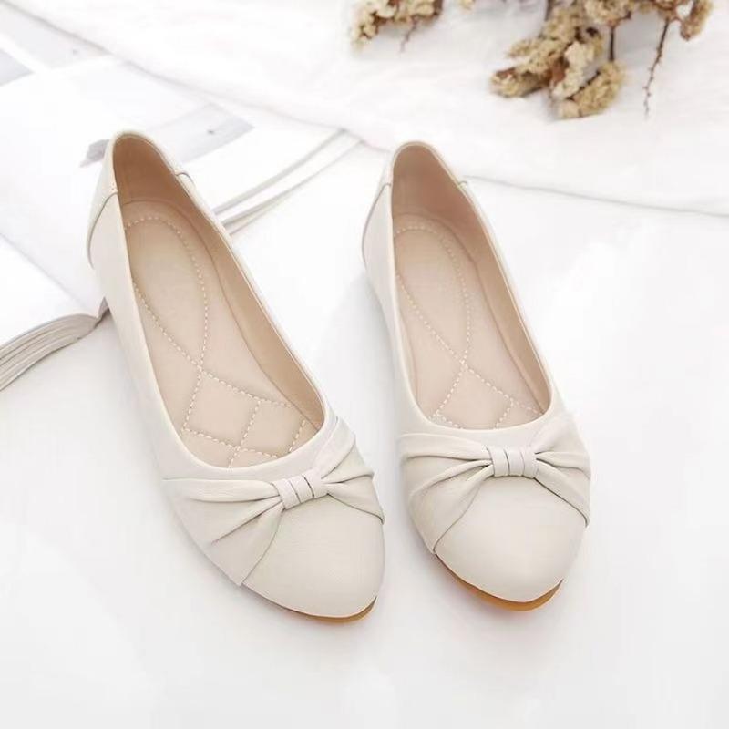 New Flat Shoes for Middle-aged and Elderly Women with A Shallow Mouth