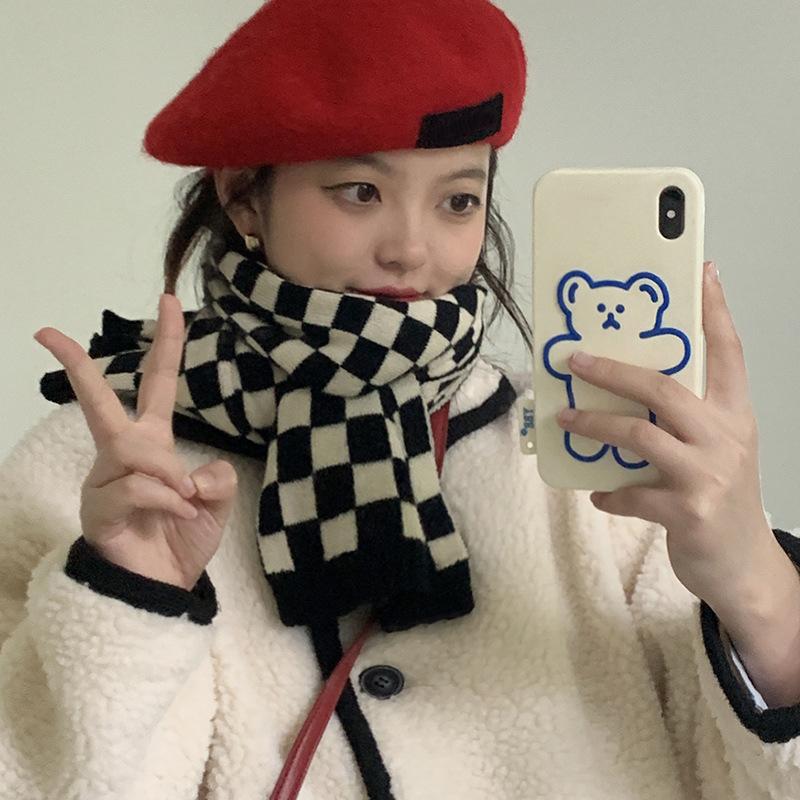 Niche checkerboard plaid knitted wool scarf women's autumn and winter black and white plaid versatile student spring and autumn scarf