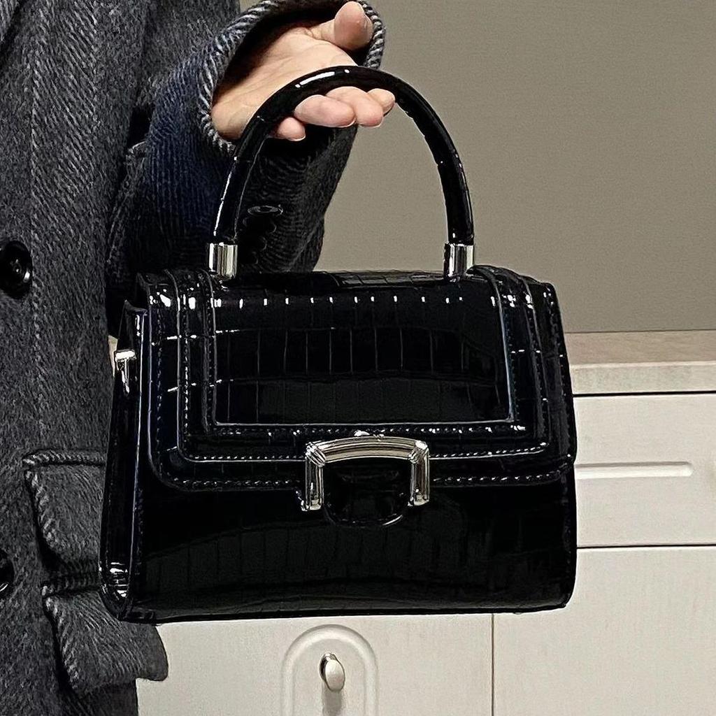 Niche Design Alligator Pattern High-End Small Square Handbag 2023 - Fashionable Commute Shoulder Crossbody Bag