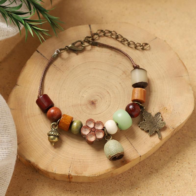 Vintage Hand-woven Plant Bracelet, Natural Fruit, Acorn Hand Rope, Women's Niche Literary Bracelet.
