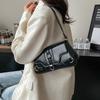Niche Fashion Underarm Bag Women's New Popular Versatile Shoulder Messenger Bag Commuter Leisure Bag