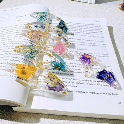 Dried Flower Resin Book Page Holder Thumb Ring Page Holder Handmade Clear Flower Bookmark Reading Accessories for Readers Book Lovers