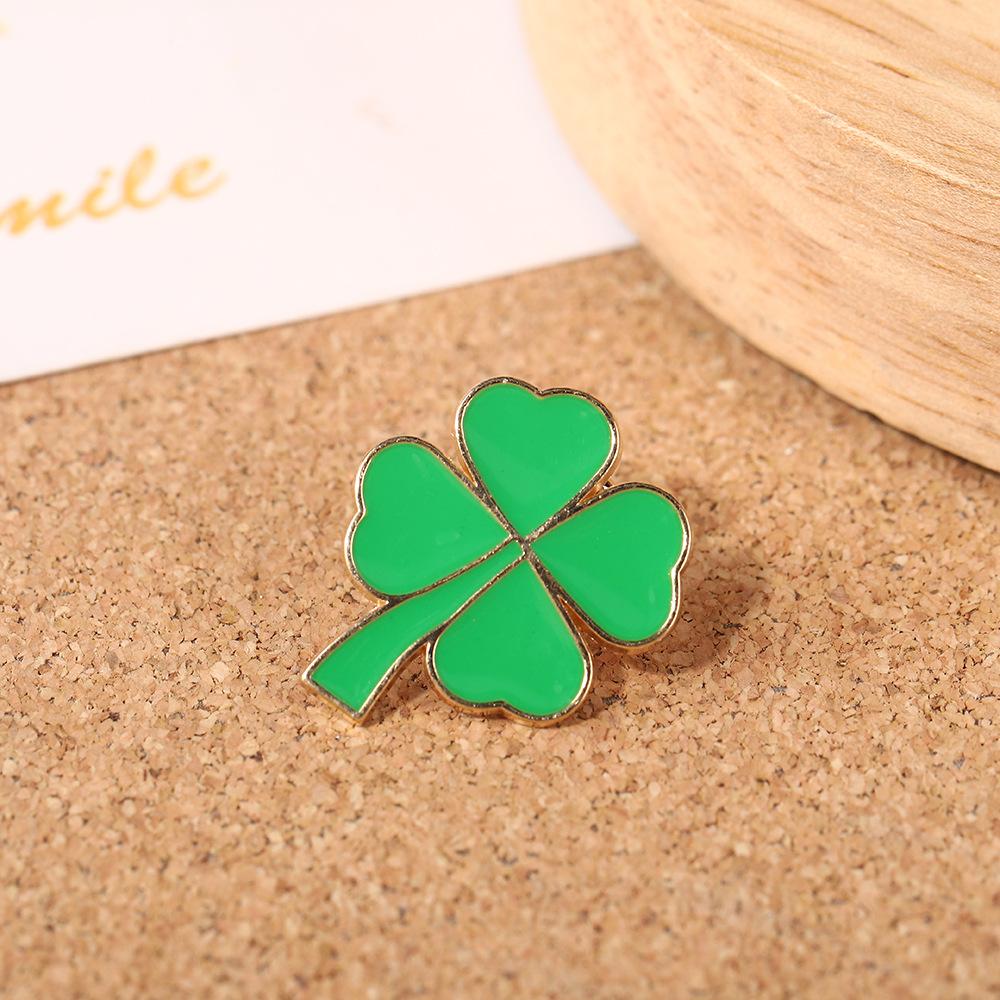 Lucky Four-leaf Clover Brooch Japanese Ins Corsage Personalized Versatile Cartoon Badge Brooch Buckle