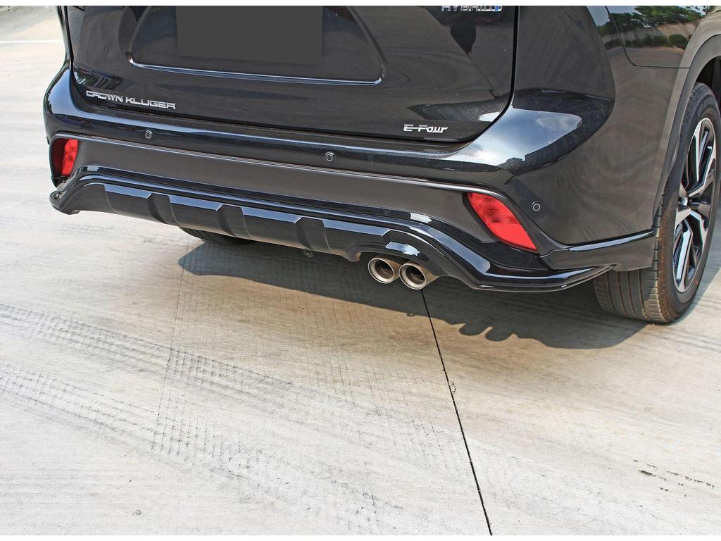 Toyota Highlander XSE Pakiet Sportowy: Przednia dokładka, Progi boczne, Zderzaki, Zestaw spojlerów