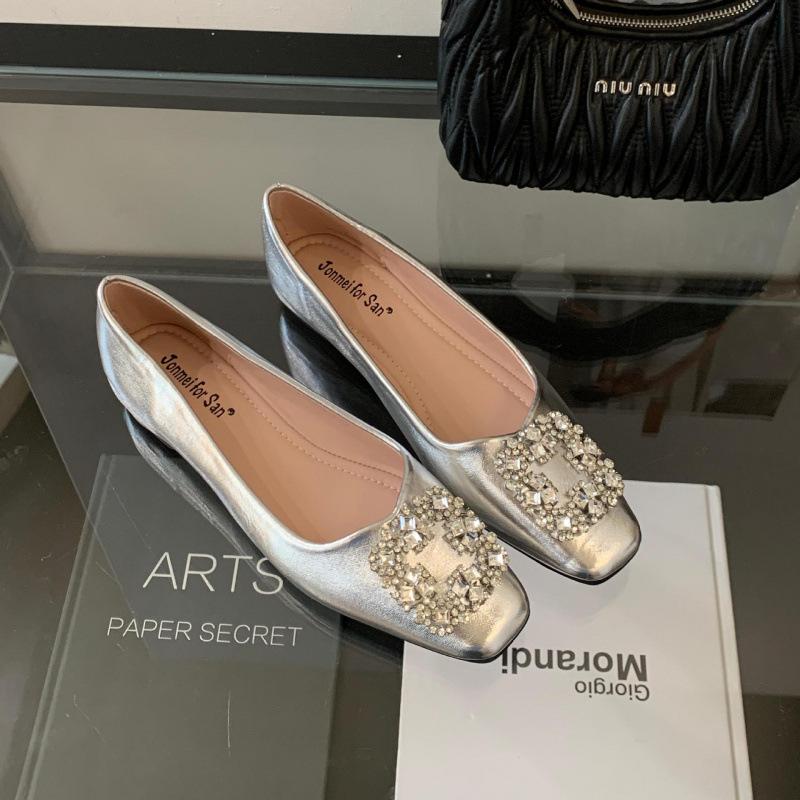 

French square head rhinestone shallow mouth single shoes women s 2025 new autumn bean shoes flat bottom laden shoes inner height increase Mary Jane 39 серебряный