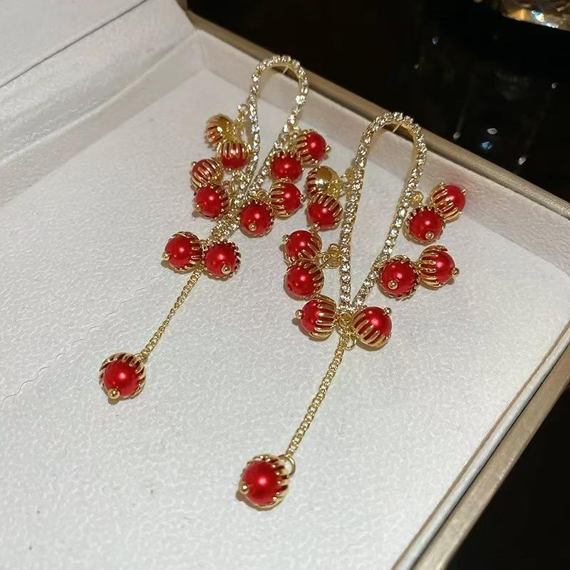 Silver‑Needle Diamond‑Ball Pearl‑Fringed Women Earrings, French Retro Light‑Luxury High‑Sense Temperament Ear Jewelry