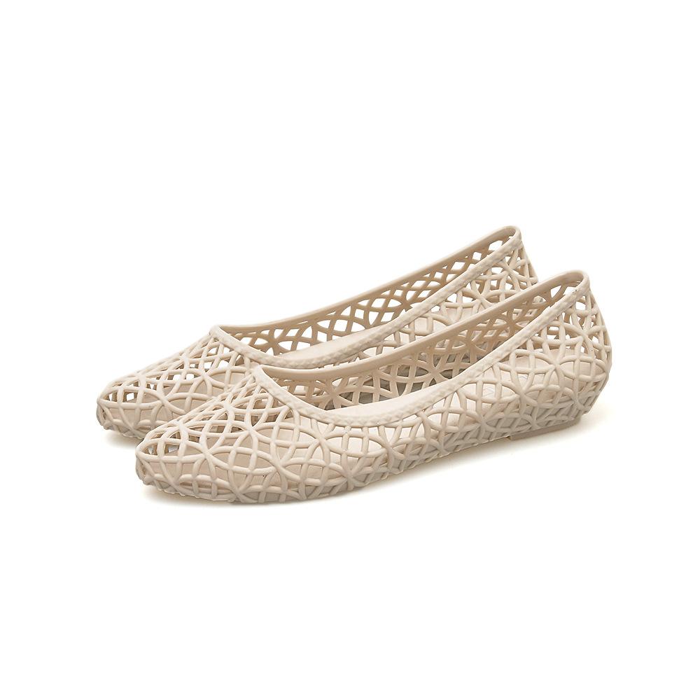 Fashion Sandals Women's Summer Flat 2025 New Versatile Work Shoes Hollow Non-slip Beach Shoes