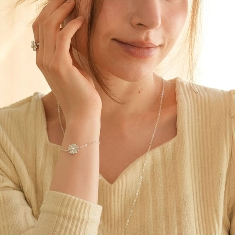 BELLOOGGI Daisy pearl necklace (L) Daisy freshwater pearl necklace