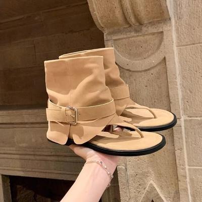A New Style of Women's Shoes with Round Toe Buckles and Mid-calf Boots for Wearing Outside