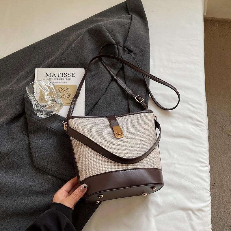 Fashion Portable Contrasting Bag Women's Summer New Textured Commuter Bag Shoulder Messenger Bag Casual Bucket Bag