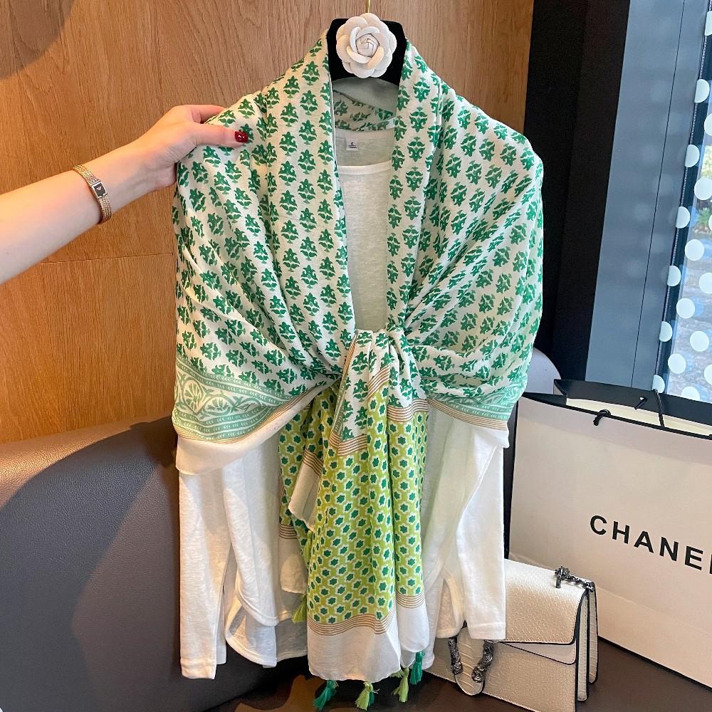 Bohemian vacation style sunscreen shawl with women's new models are very good-looking, high-end atmosphere and high-grade