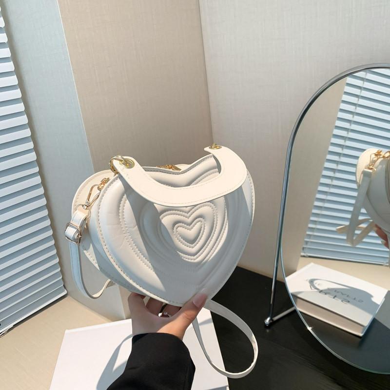 Fashionable Medium Sized Heart Bag With Zipper Closure Soft Pu Leather Shoulder Bag For Everyday Use