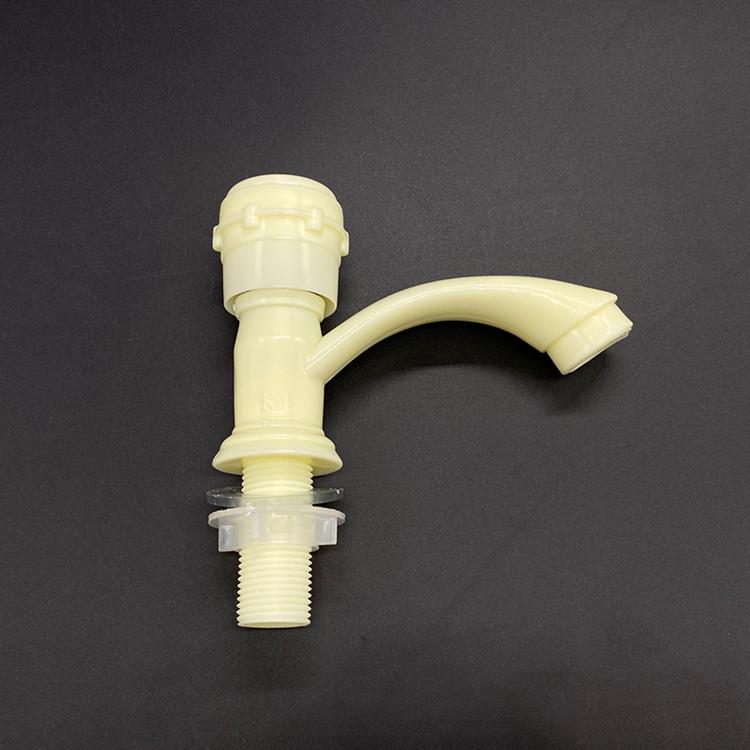 Kompaktní trojúhelníkové umyvadlo na rohové stěny pro malé prostory, byty nebo balkony