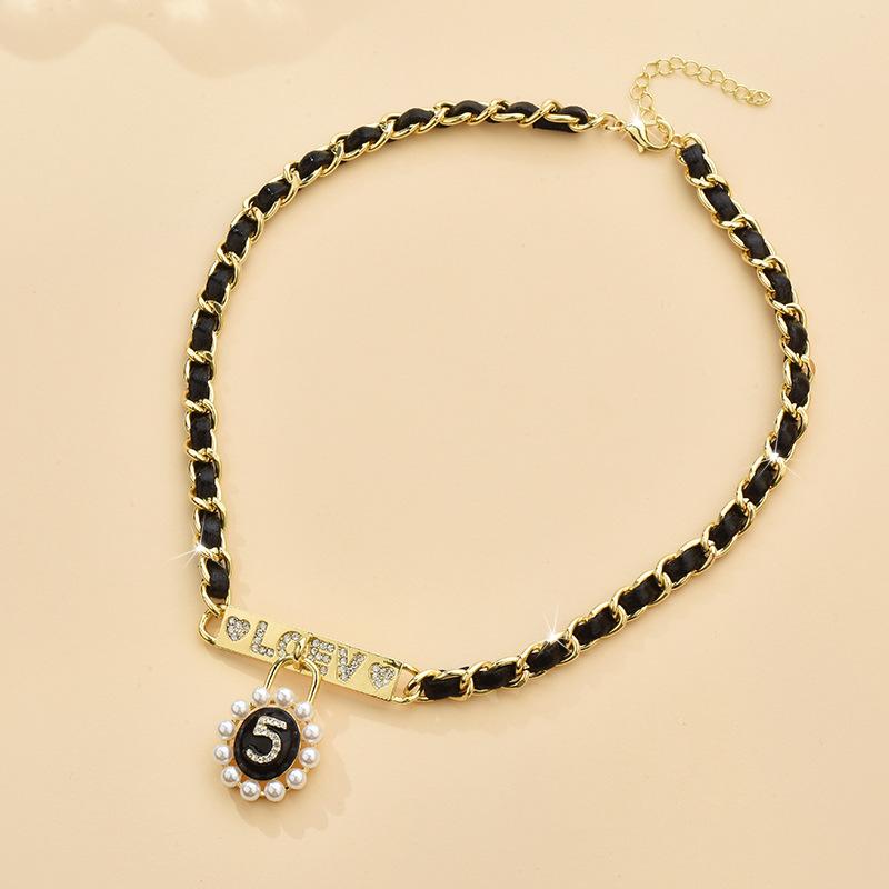 Diamond-Encrusted Pearl Love Leather Woven Necklace Dongdaemun Fashionable Retro Collarbone Chain Personalized Temperament Item Decoration