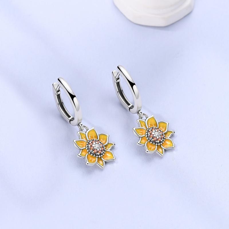 copper Shining Earring Women Colorful Zirconium Insect Ear Stud Brilliant Wedding Earring Jewellery Gift High Quality