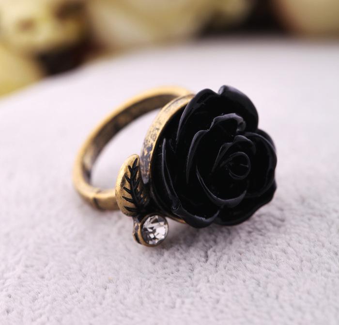 European & American Retro Rose Ring: Low-Key Elegant Style for Ring Finger Accessories