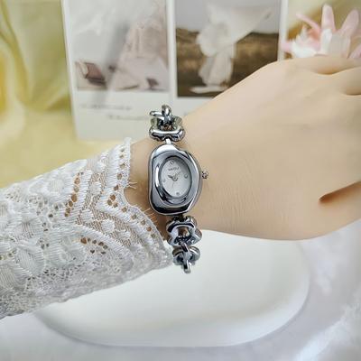 Orologio da polso irregolare vintage Braccialetto per studentessa Orologio da donna