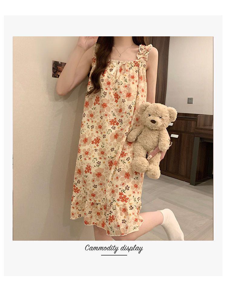 Women's Summer Retro Camisole Pajama Dress with Built-in Bra, Sweet Style, Versatile for Outdoor and Home Wear.