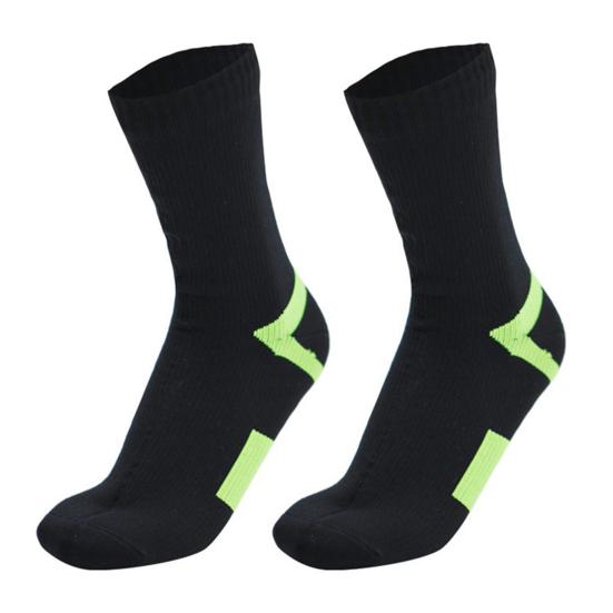 1 Pair Waterproof Socks Elastic Breathable Mid-Tube Soft Socks Foot Protection Windproof Winter Hiking Wading Riding Skiing Socks for Outdoor Sports